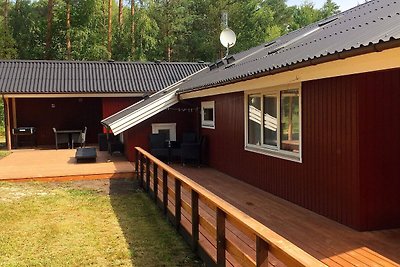 Gemütliches Ferienhaus in Nexø mit Sauna