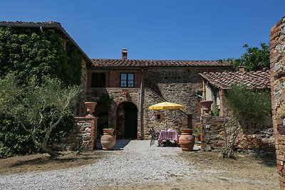 Suggestive Villa in Trequanda, Italy
