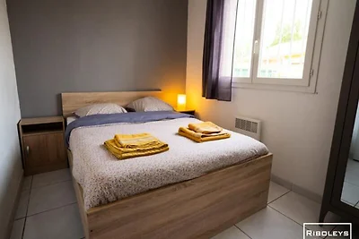 Villa in Vias mit Garten und Grill