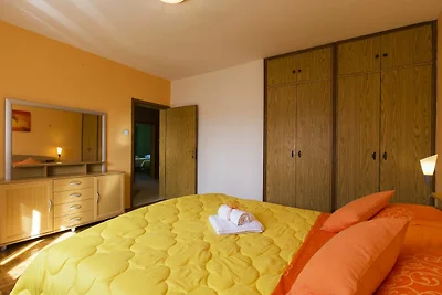 Apartment Villa IN - Four-Bedroom Apartment w...