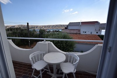 Ładny apartament z balkonem i widokiem na mor...