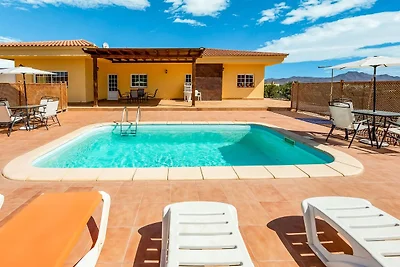 Belvilla by OYO Chalet en Tuineje f�r 6...