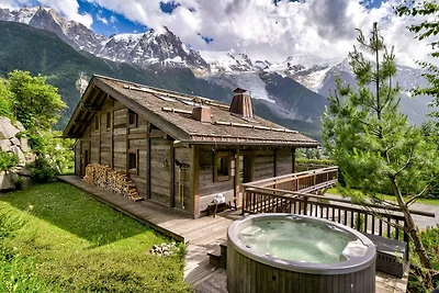 Luxurious Chalet with Panoramic Views & Hot...