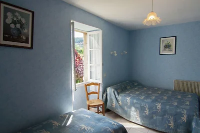 Idyllisches Cottage mit Terrasse in Roziers