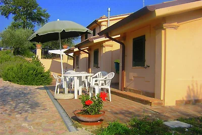 Bauernhaus, 19. Jahrh., mit Jacuzzi in Giano...