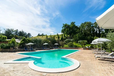 Agriturismo a Perugia con vasca idromassaggio