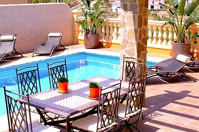 Villa moderna con piscina privata