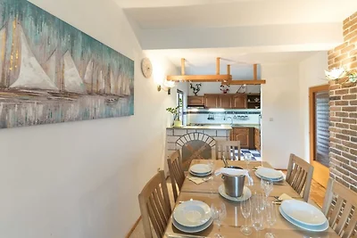 Six Bedroom Holiday Home