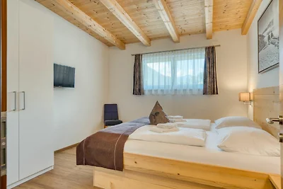 Casa a Neukirchen con vista montagne