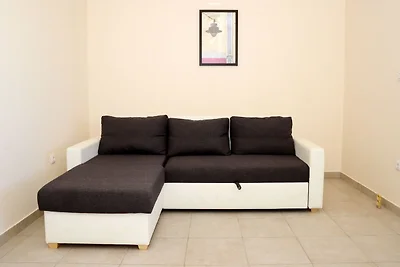Wohnung in Ljubac mit Garten