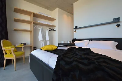 Moderne Dalhem-Villa mit Aussicht