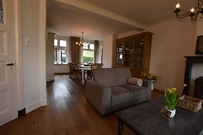 Gerהumiges Bauernhaus in IJzendijke mit...