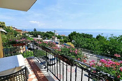 Scenic Retreat Rooms and Family Apartments - ...