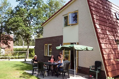 Freistehende Waldvilla mit Spülmaschine in de...