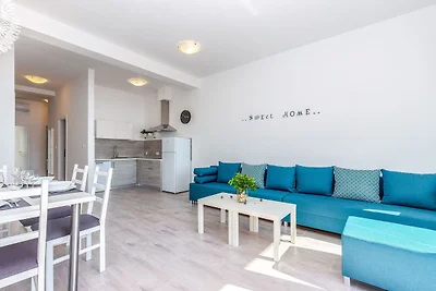Appartement met zwembad vlakbij zee