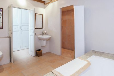 Moderna casa vacanze con piscina