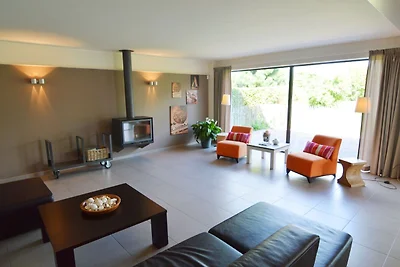 Luxuriöses Ferienhaus in Profondeville...