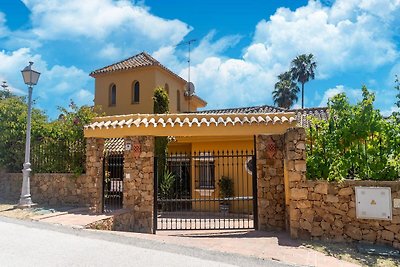 Schönes Ferienhaus mit Swimmingpool