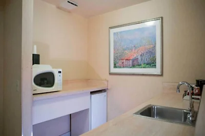 1 Kingsize-Bett | Mobiler Zugang Badewanne Ns...