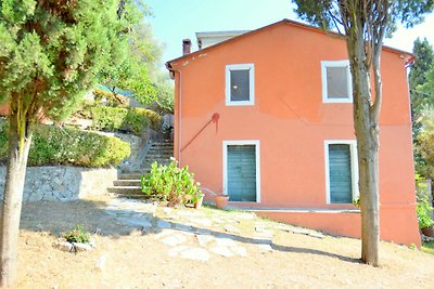 Schönes Cottage mit Seeblick in Massarosa