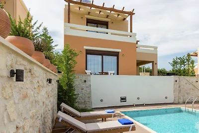 Villa in Arkadi mit Panoramapool