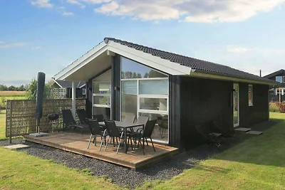 4 Sterne Ferienhaus in Væggerløse-By Traum