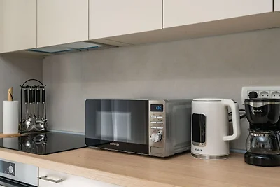 Modern City Escape - Two Bedroom Apartment wi...