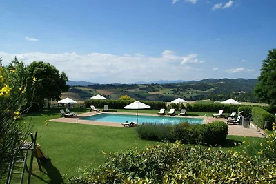 Grazioso appartamento con piscina e giardino