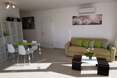Grazioso appartamento a Banjole con piscina