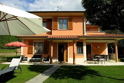 Ampia villa in Toscana con piscina privata