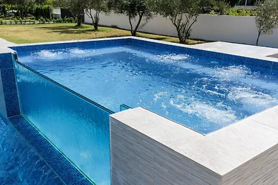 Villa in Galovac mit Pool bei Zadar