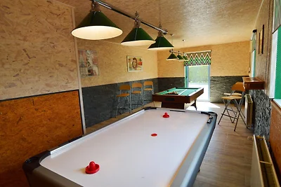 Villa in Sourbrodt mit Pool und Sauna