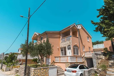 Geräumiges Ferienhaus in Maslenica