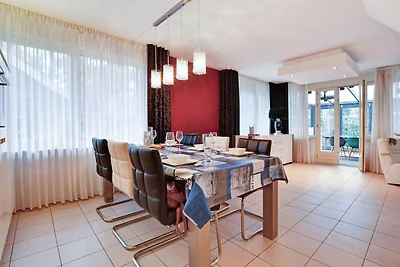 Ferienhaus mit einer überdachten Terrasse