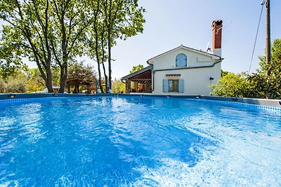 Ferienhaus auf dem Land mit Terrasse und Gart...