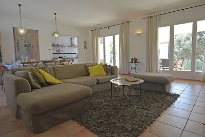 Lussuosa villa ad Escales con piscina