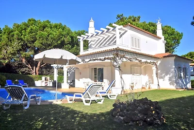 Komfortables Ferienhaus in Vilamoura mit Pool