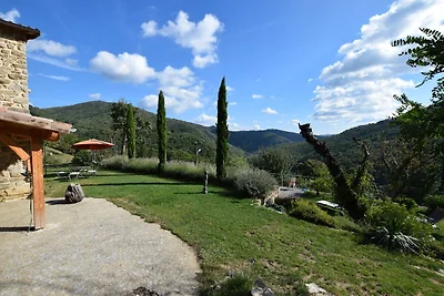 Idyllisches Ferienhaus mit Swimmingpool in...
