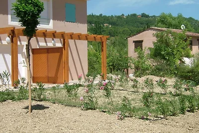 Casa con AC, tra l'interno e il mare