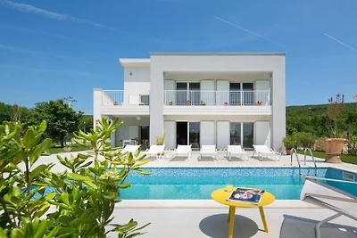 Villa in Stanisovi mit Schwimmbecken