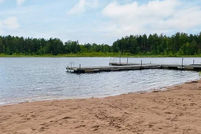 Charmantes Cottage am See in Torsebo