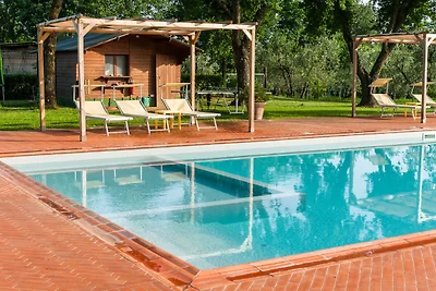 Villa in Pian di Scò mit Garten