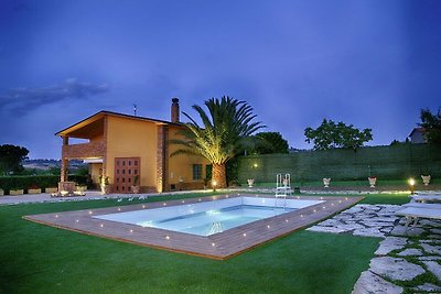 Moderne Villa mit eigenem Pool in Petacciato,...