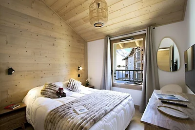 PHOB43 Luminoso appartamento ai piedi delle p...