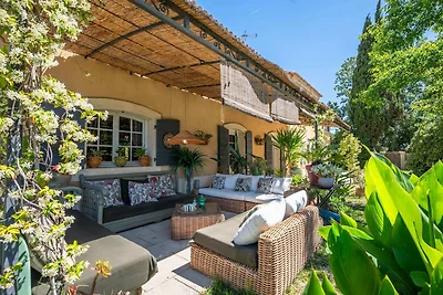 Große Familienvilla in Arles mit Pool