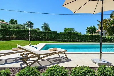 Premium-Apartment mit privatem Pool