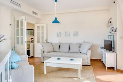 Serene Holiday Home in Huelva con Balcone