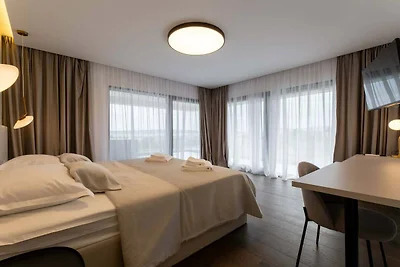 Moonlit Mirage Villa with Pool, Gym and Sauna...
