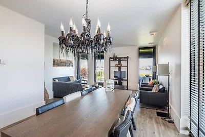 Lodge dal design moderno direttamente...