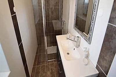 Attraente casa vacanze a Zara con piscina...